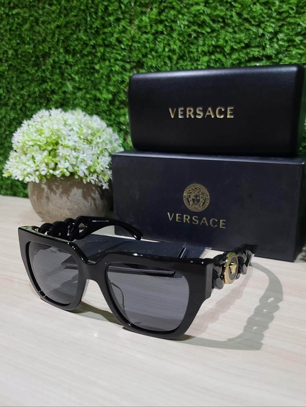 Versace VE4409 Medusa Chain Square Sunglasses / NWT New in Box